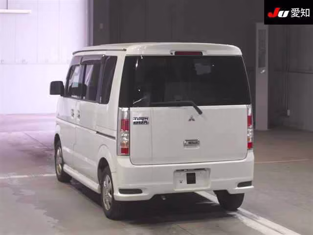 MITSUBISHI TOWN BOX