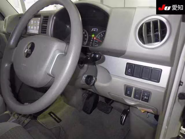MITSUBISHI TOWN BOX