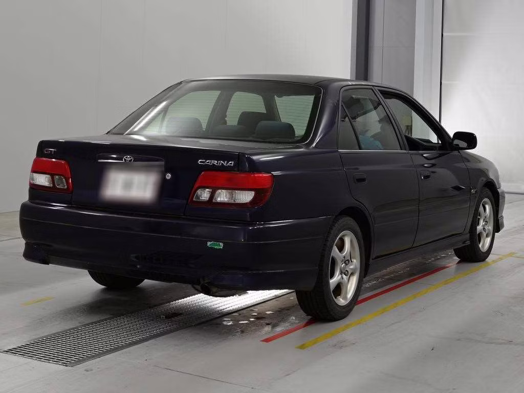 TOYOTA CARINA
