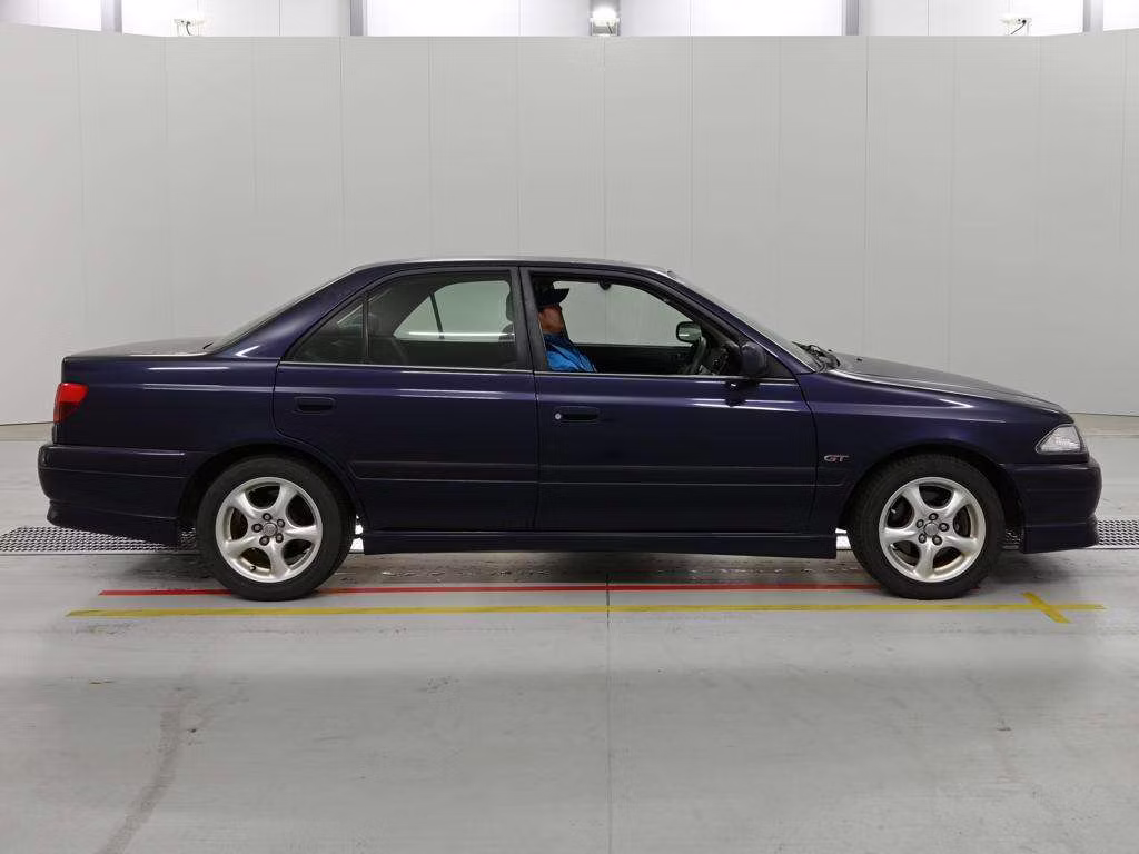 TOYOTA CARINA