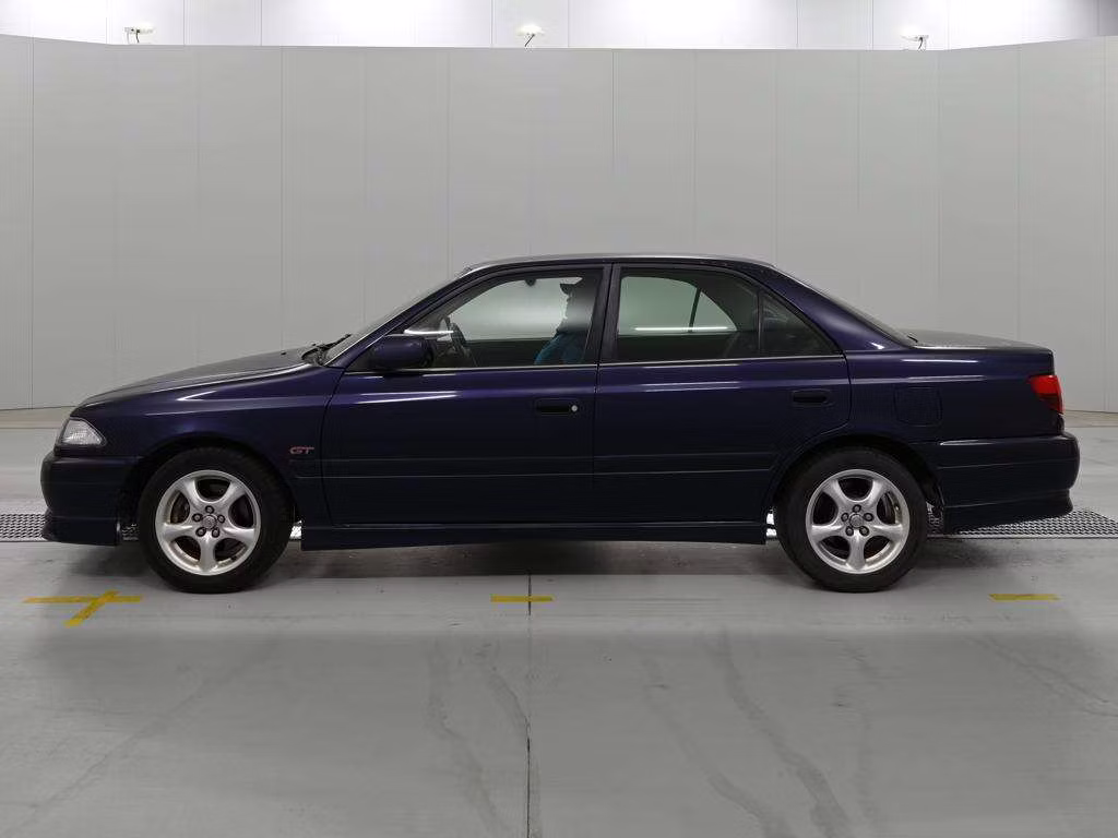 TOYOTA CARINA