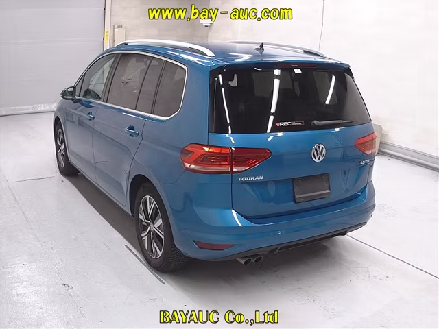 VOLKSWAGEN TOURAN