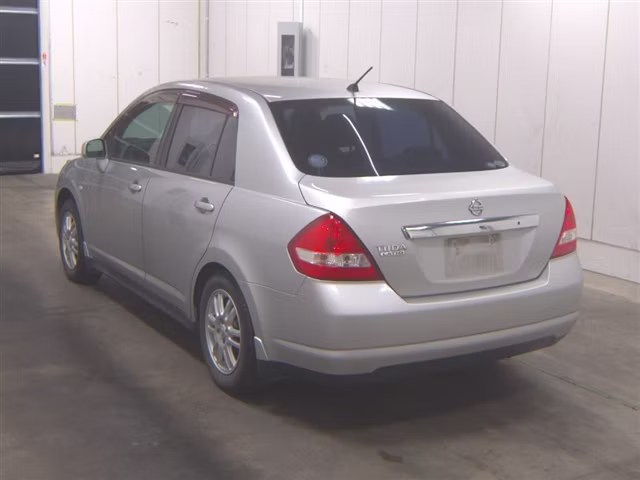 NISSAN TIIDA LATIO