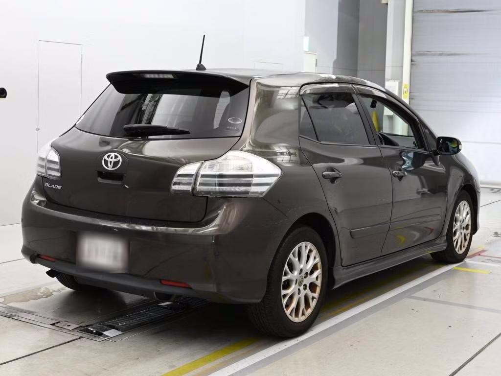 TOYOTA BLADE