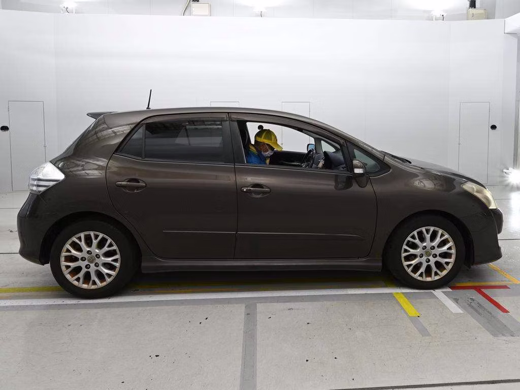 TOYOTA BLADE