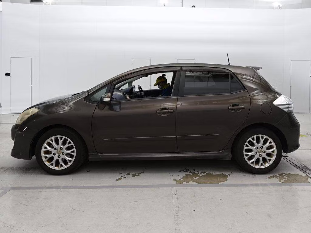 TOYOTA BLADE