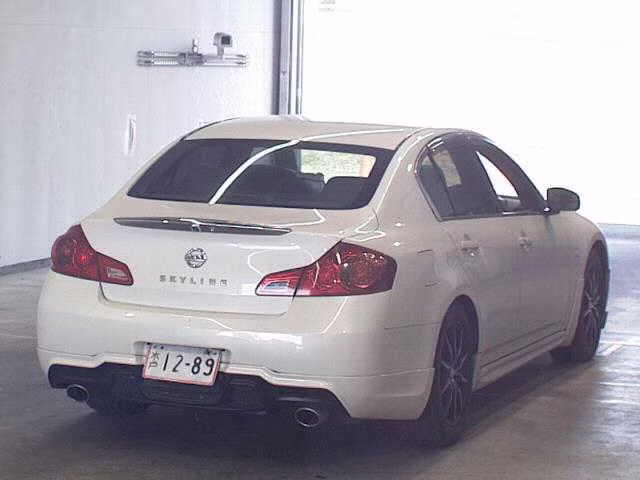 NISSAN SKYLINE