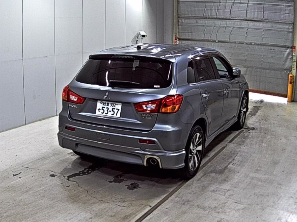 MITSUBISHI RVR