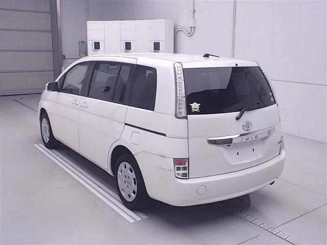 TOYOTA ISIS