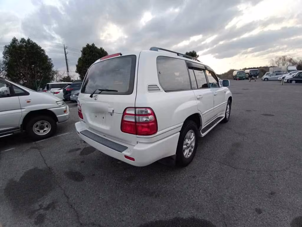 TOYOTA LAND CRUISER