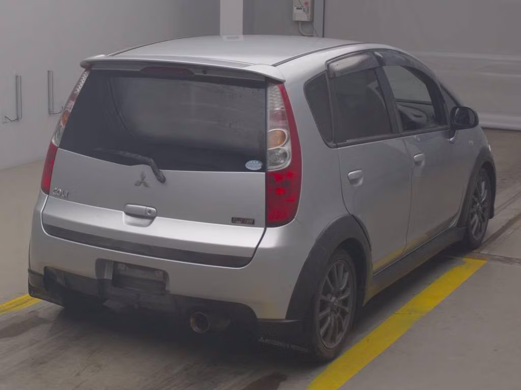 MITSUBISHI COLT