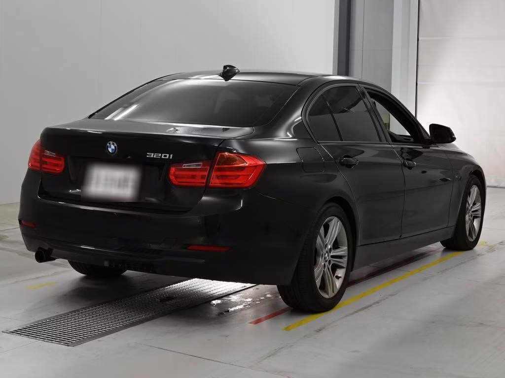 BMW 3-SERIES