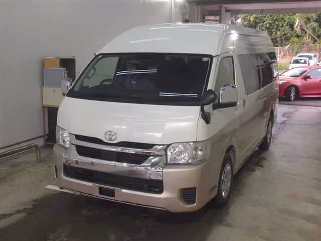 TOYOTA HIACE