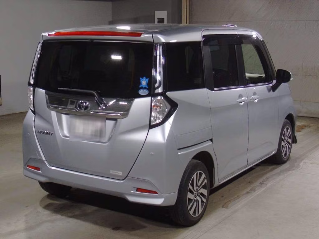 TOYOTA ROOMY