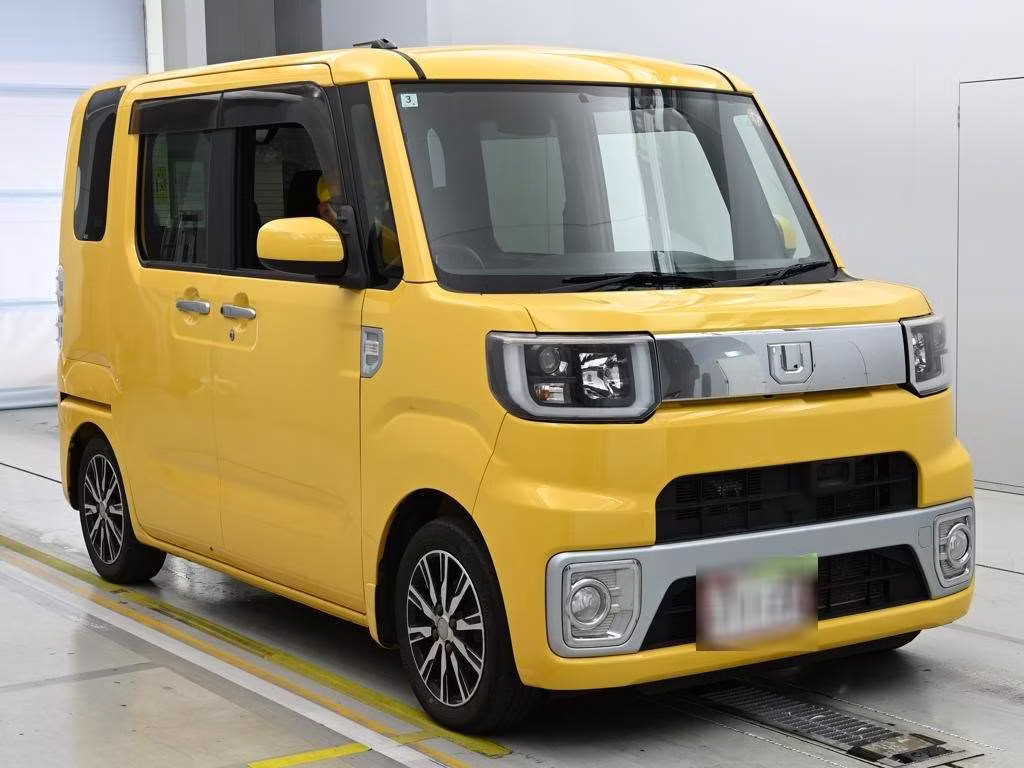 DAIHATSU WAKE