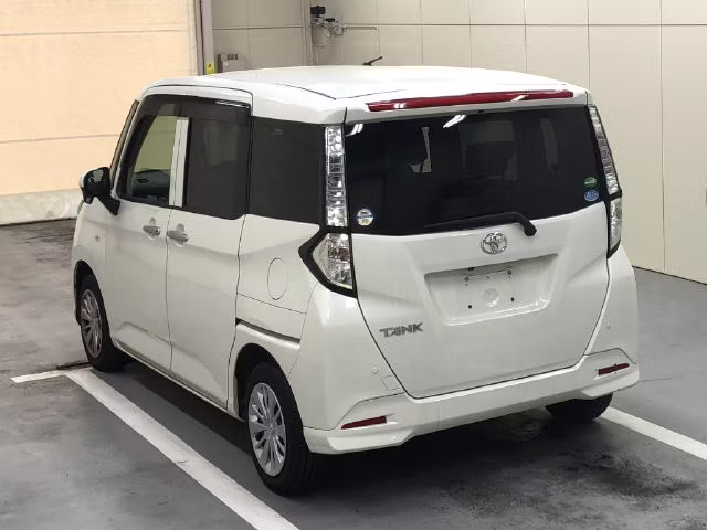 TOYOTA TANK