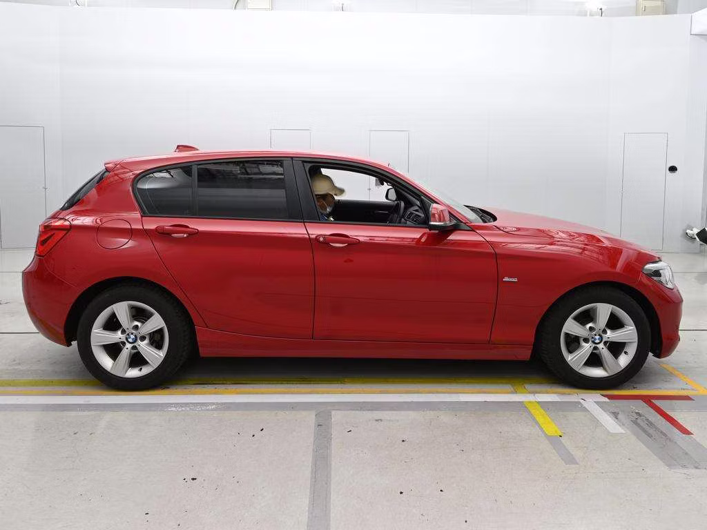 BMW 1-SERIES