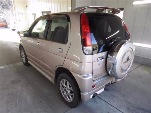 DAIHATSU TERIOS KID