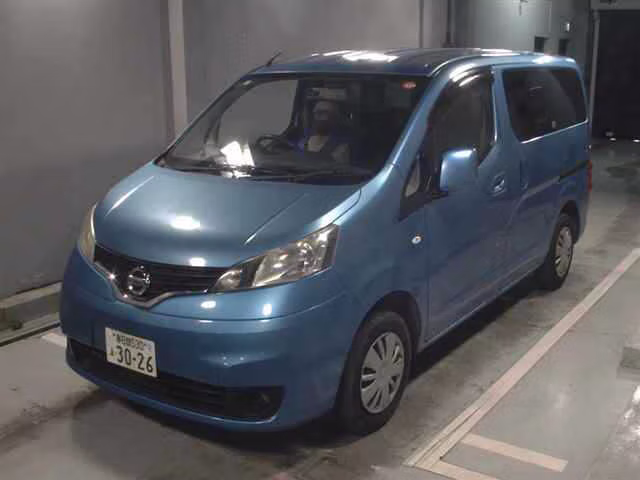 NISSAN NV200