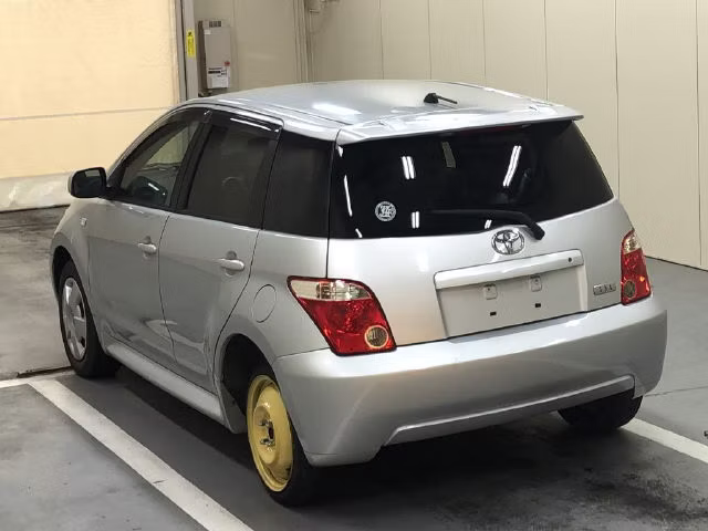 TOYOTA IST