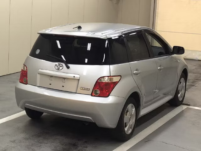 TOYOTA IST