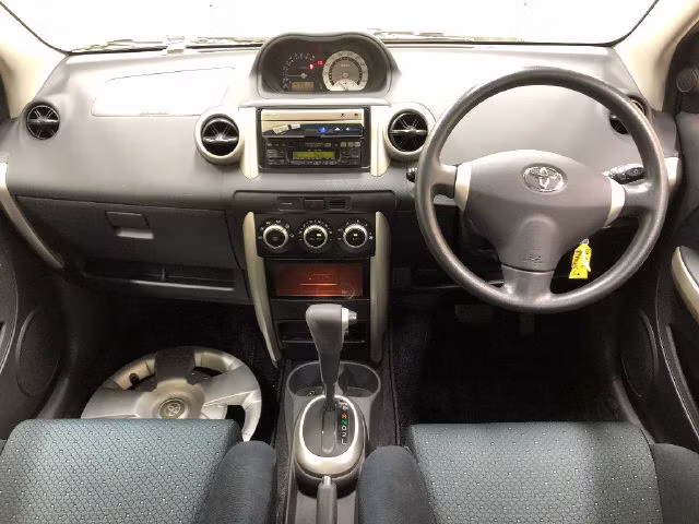 TOYOTA IST