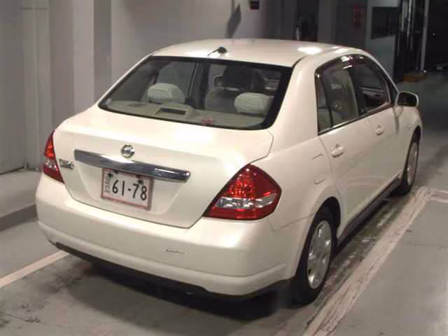 NISSAN TIIDA LATIO