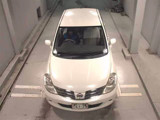 NISSAN TIIDA LATIO
