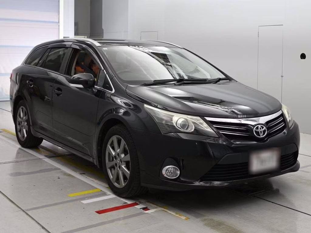 TOYOTA AVENSIS