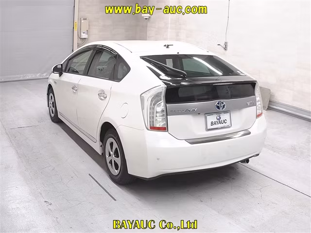 TOYOTA PRIUS PHV