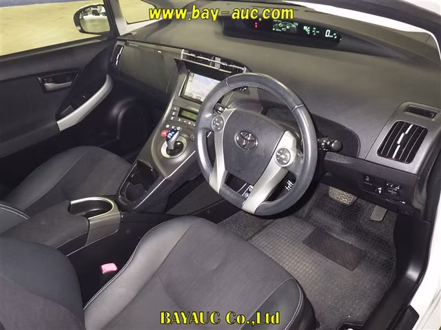 TOYOTA PRIUS PHV