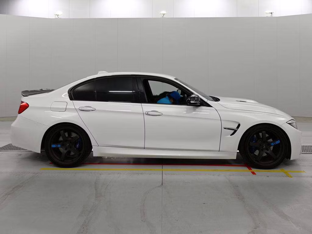 BMW 3-SERIES