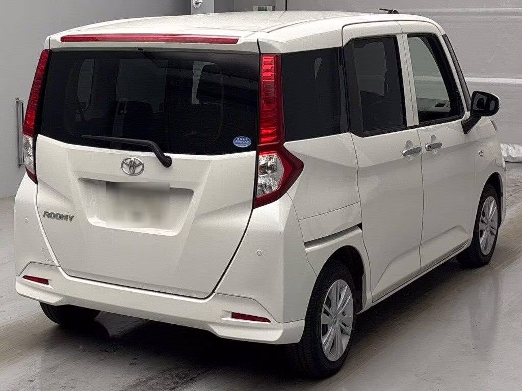 TOYOTA ROOMY