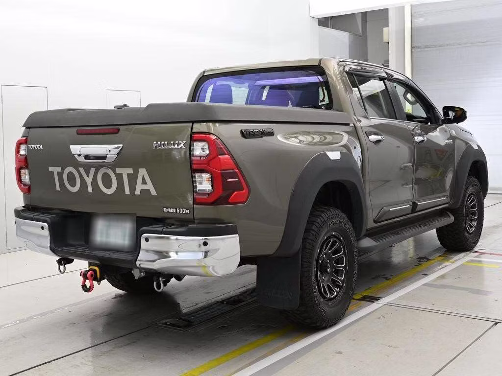 TOYOTA HILUX