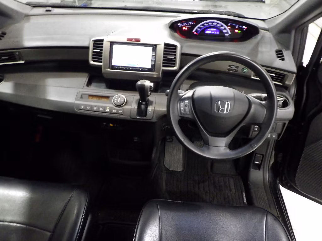 HONDA FREED SPIKE