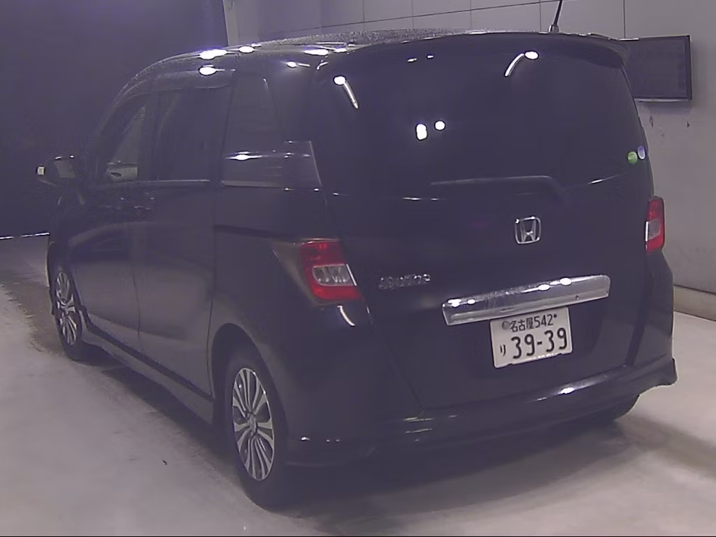 HONDA FREED SPIKE