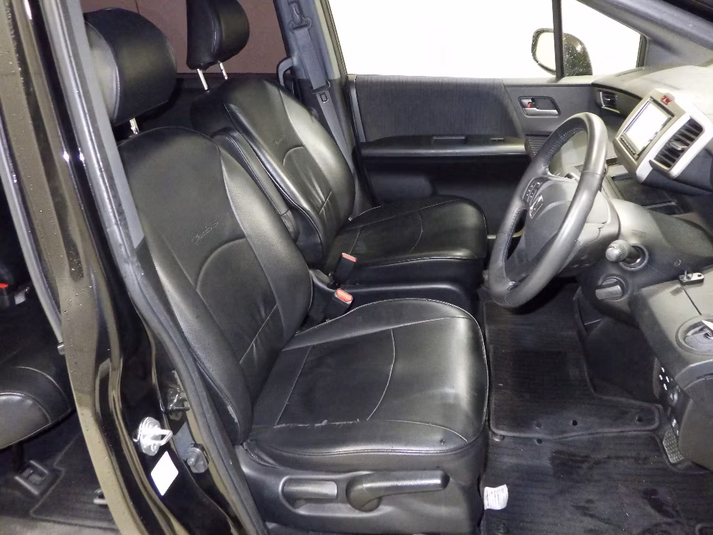 HONDA FREED SPIKE