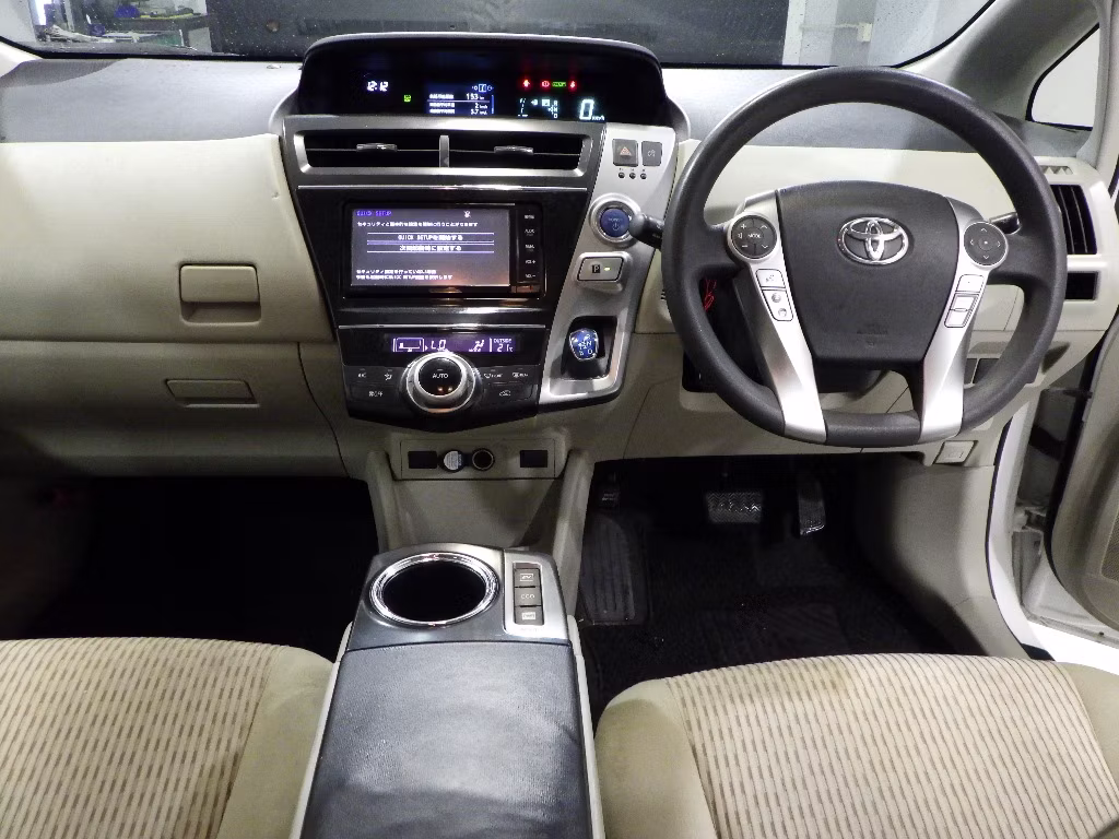 TOYOTA PRIUS ALPHA