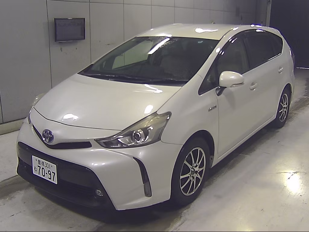 TOYOTA PRIUS ALPHA