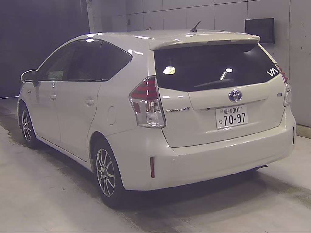 TOYOTA PRIUS ALPHA