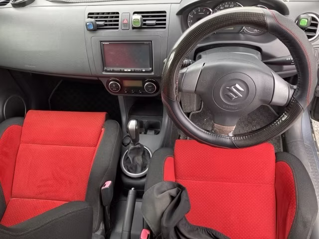 SUZUKI SWIFT