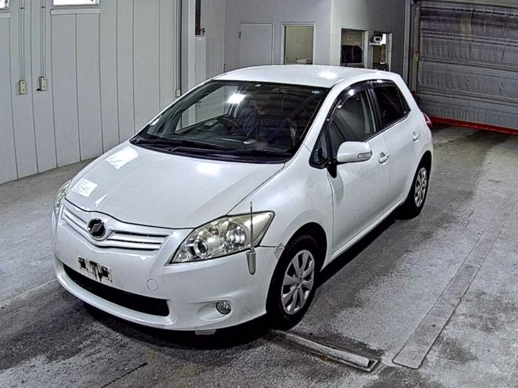 TOYOTA AURIS