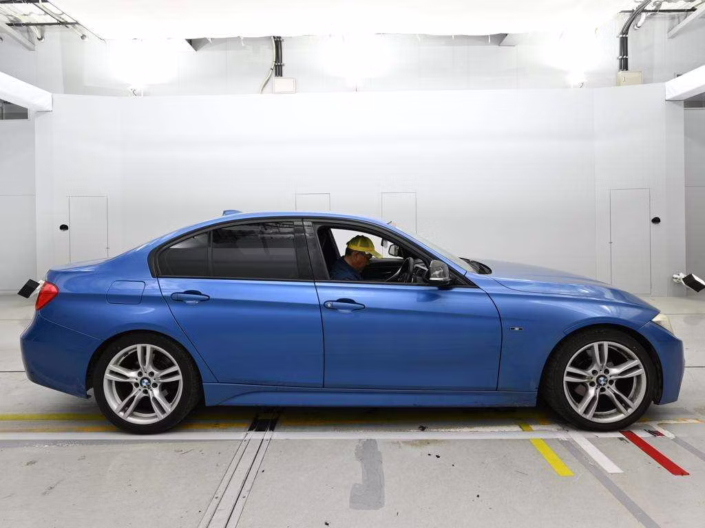 BMW 3-SERIES