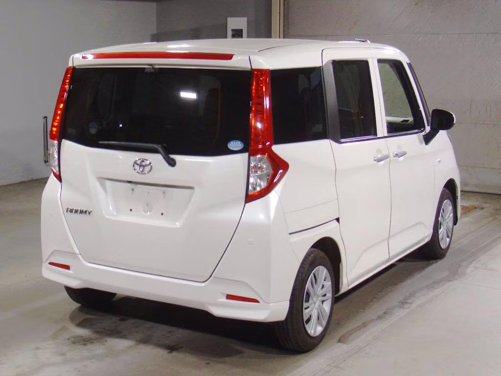 TOYOTA ROOMY
