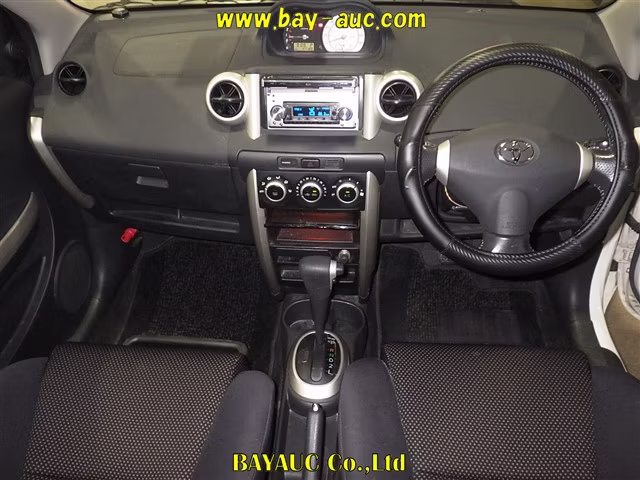 TOYOTA IST