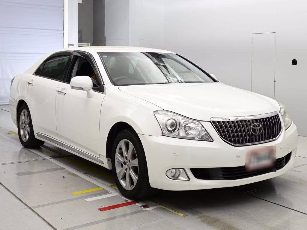 TOYOTA CROWN MAJESTA