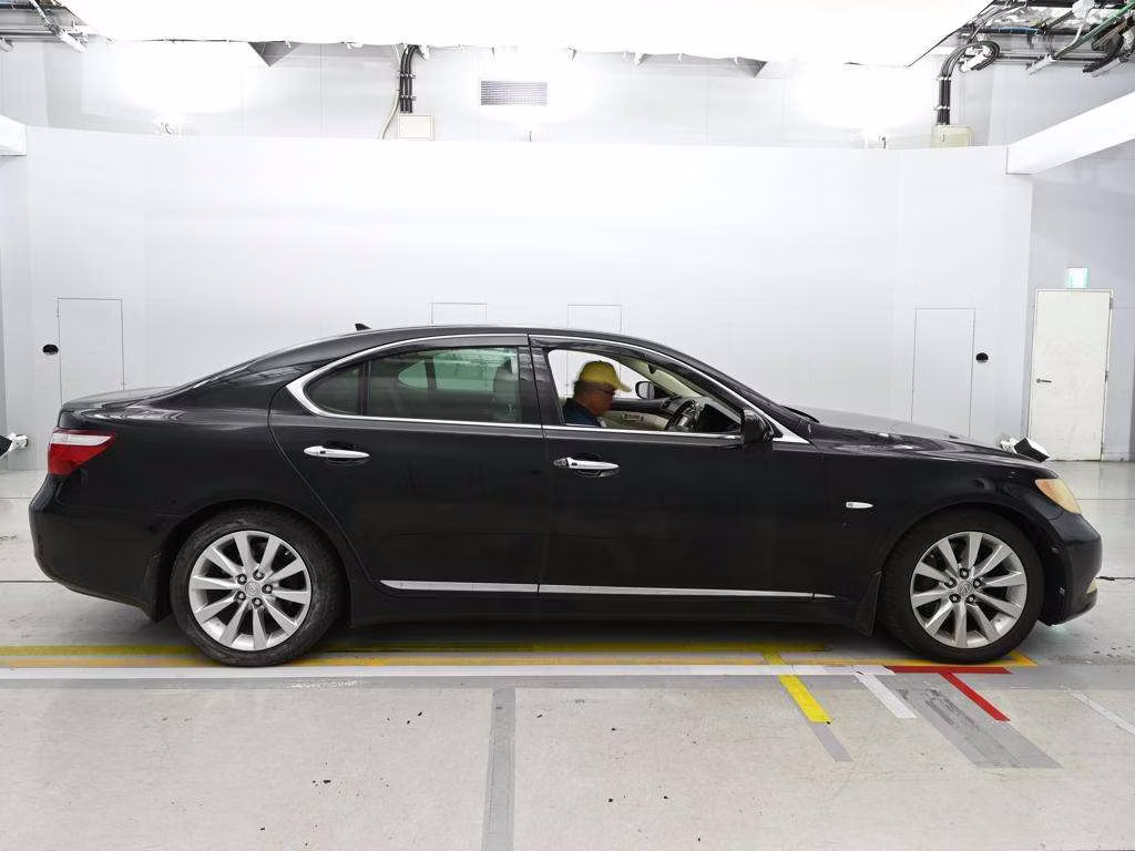 LEXUS LS460