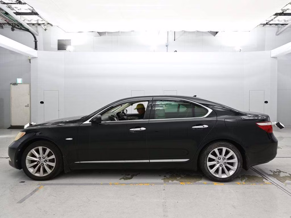 LEXUS LS460