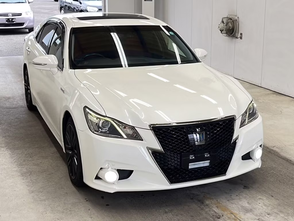 TOYOTA CROWN