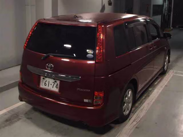 TOYOTA ISIS